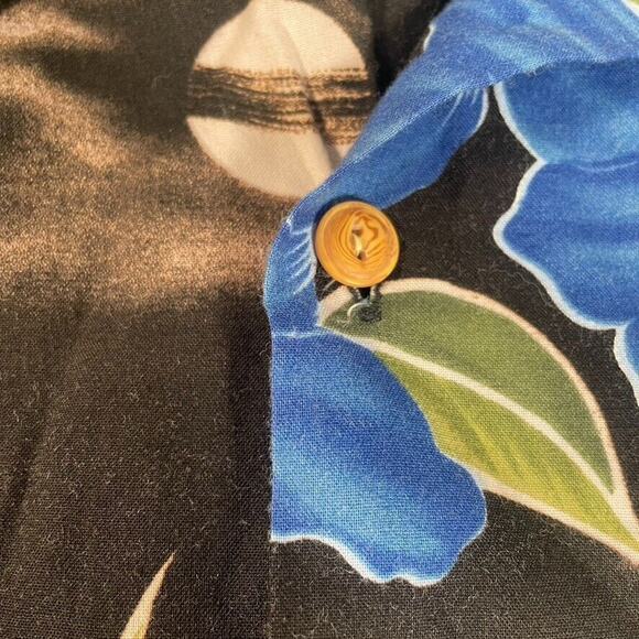 Vtg Quicksilver Button Up Shirt Mens XL Hawaiian Floral Made in USA Black - Picture 2 of 6